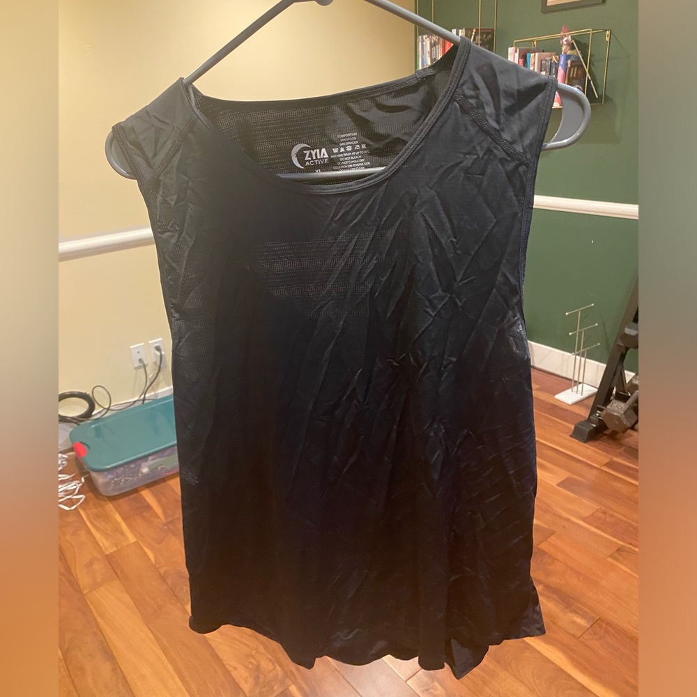 Black zyia tank!